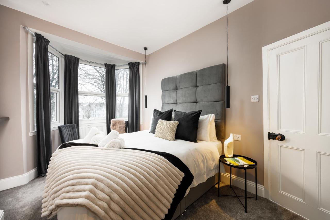 The Getaway! 3 Bed House - Plymouth - Sleeps 7 - Free Parking - Habita Property 외부 사진