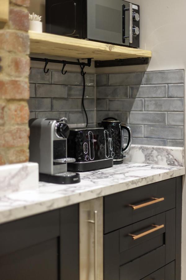 The Getaway! 3 Bed House - Plymouth - Sleeps 7 - Free Parking - Habita Property 외부 사진