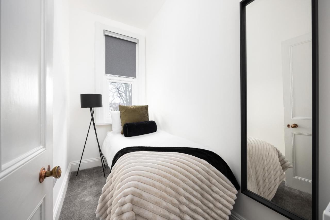 The Getaway! 3 Bed House - Plymouth - Sleeps 7 - Free Parking - Habita Property 외부 사진